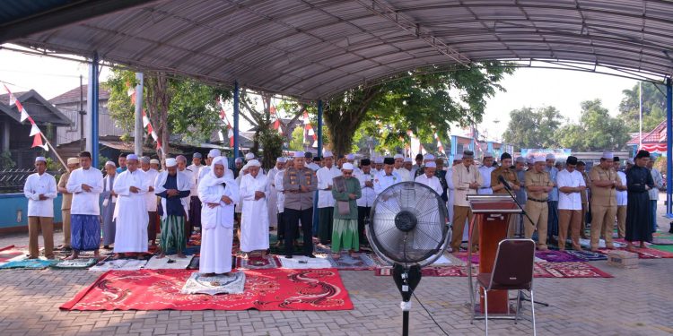 IKHTIAR MEMOHON HUJAN, PEMERINTAH KECAMATAN DAHA UTARA GELAR SHOLAT ISTISQA