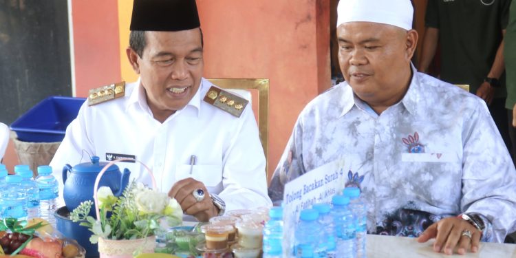 BUPATI HSS HADIRI PERINGATAN 100 HARI ALMARHUMAH RAHMAWATI DI GAMBAH LUAR MUKA