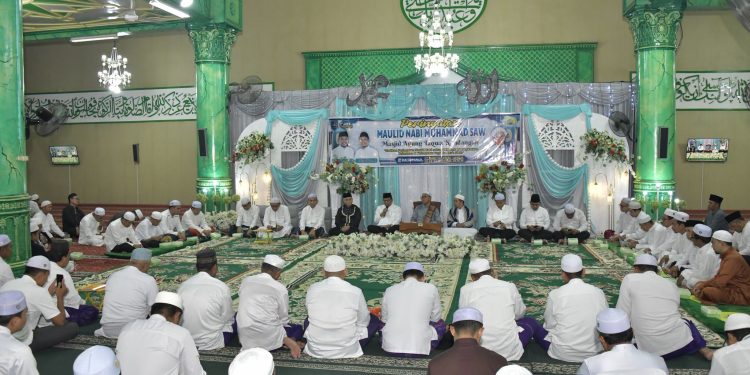 HADIRI PERINGATAN MAULID NABI DI MASJID AGUNG TAQWA KANDANGAN : BUPATI H. SYAFRUDIN NOOR AKAN ANGGARKAN DANA MAULID UNTUK SELURUH MASJID DI TAHUN 2027