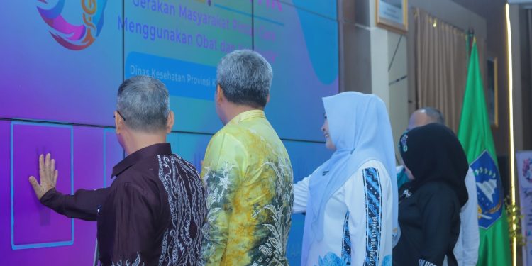 KETUA TP PKK HSS HADIRI PEMBINAAN GEMAR CANTIK, DORONG MASYARAKAT CERDAS DAN BIJAK MENGGUNAKAN OBAT