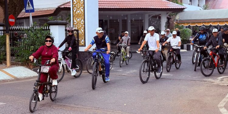 PEMKAB HSS DORONG KEBERSAMAAN ASN MELALUI SEPEDA SANTAI KORPRI