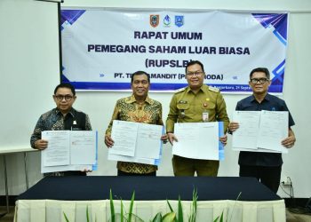 BUPATI HSS HADIRI RUPSLB PT TIRTA AMANDIT