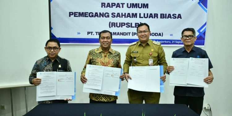 BUPATI HSS HADIRI RUPSLB PT TIRTA AMANDIT