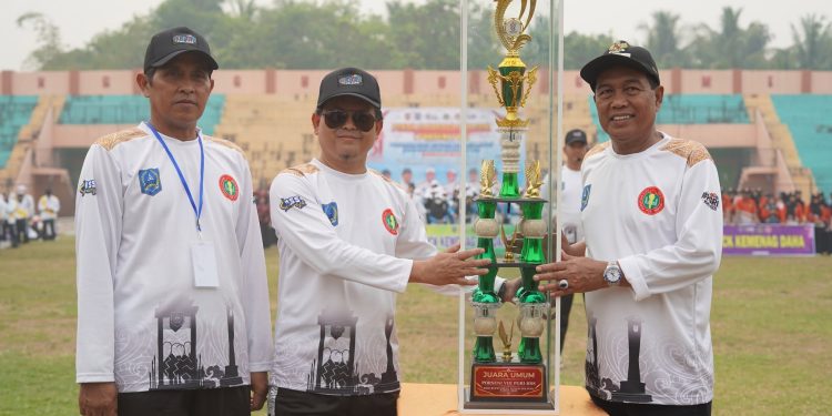 BUPATI HSS BUKA PORSENI VIII PGRI WUJUDKAN GURU SEHAT DAN SOLID