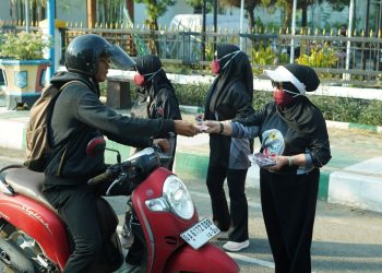 GOW HSS PEDULI DAMPAK KARHUTLA, KETUA GOW BERSAMA PENGURUS BAGIKAN MASKER