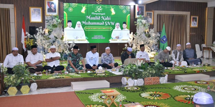 PEMKAB HSS PERINGATI MAULID NABI, PERKUAT KETELADANAN DAN KEPEDULIAN TERHADAP GENERASI MUDA