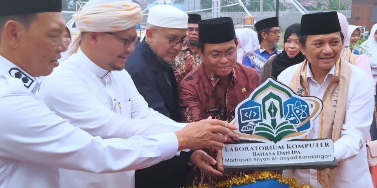 PEMKAB HSS DUKUNG PENDIDIKAN ISLAM DAN PENGUATAN GENERASI MUDA