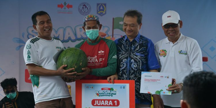 PANEN RAYA SEMANGKA AMARA F1, BUPATI HSS DORONG PENINGKATAN EKONOMI PETANI