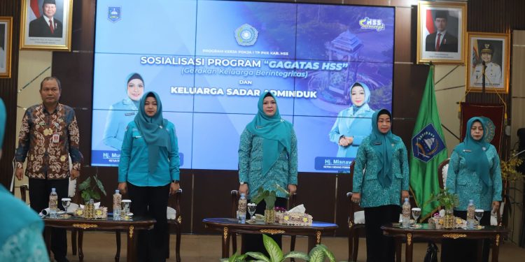 SOSIALISASI ANTIKORUPSI DAN ADMINDUK, TP PKK HSS AJAK KELUARGA TANAMKAN INTEGRITAS SEJAK DINI