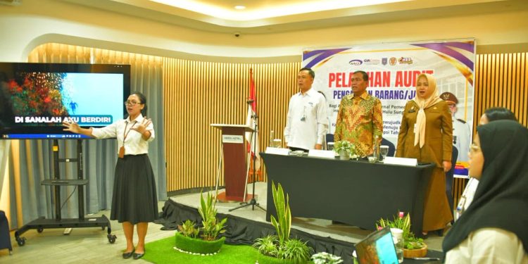 BUPATI HSS BUKA PELATIHAN AUDIT PENGADAAN BARANG/JASA BAGI APIP