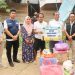 SERAHKAN BANTUAN UNTUK KORBAN POHON TUMBANG, BUPATI HSS SIAPKAN REGULASI PERCEPAT BANTUAN BENCANA