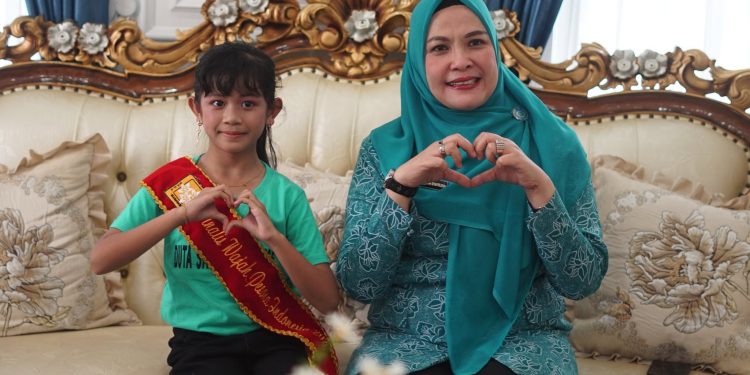 KETUA TP PKK HSS TERIMA FINALIS AJANG NASIONAL KE-11 WAJAH PESONA INDONESIA 2026