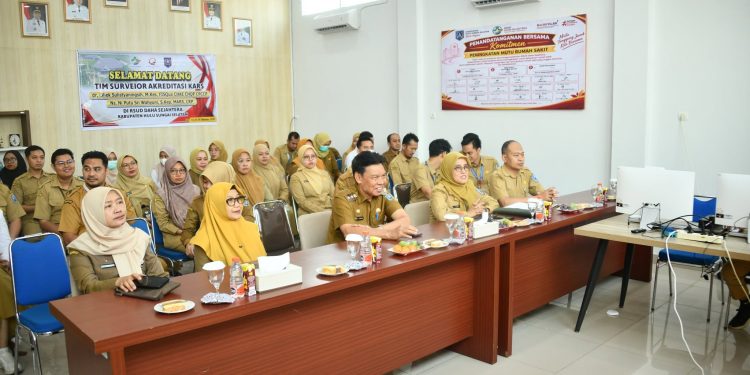 BUPATI HSS TEKANKAN PENTINGNYA MUTU PELAYANAN DAN KESELAMATAN PASIEN DALAM SURVEI RE-AKREDITASI RS DAHA SEJAHTERA